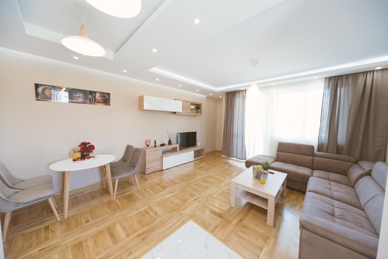 Apartment Luxury Explorer Podgorica Exterior foto
